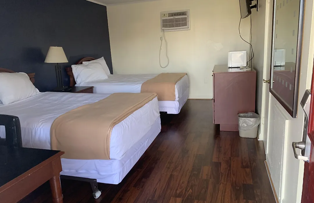 Sunset Inn (Adults Only)-1