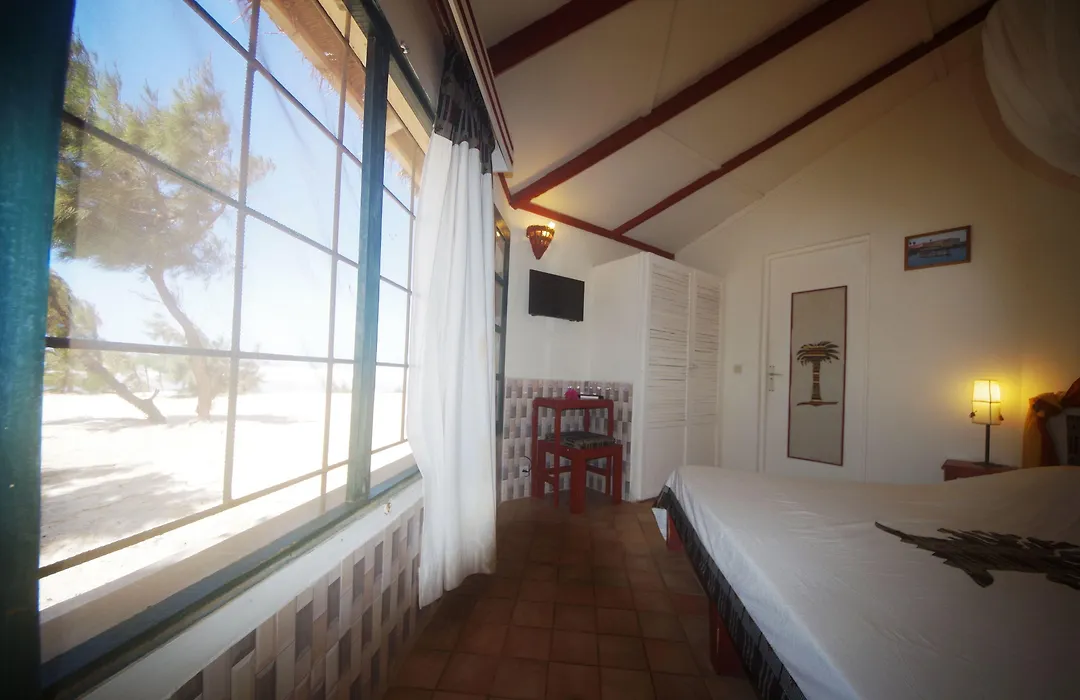 Diamarek Hotel Sur La Plage-1