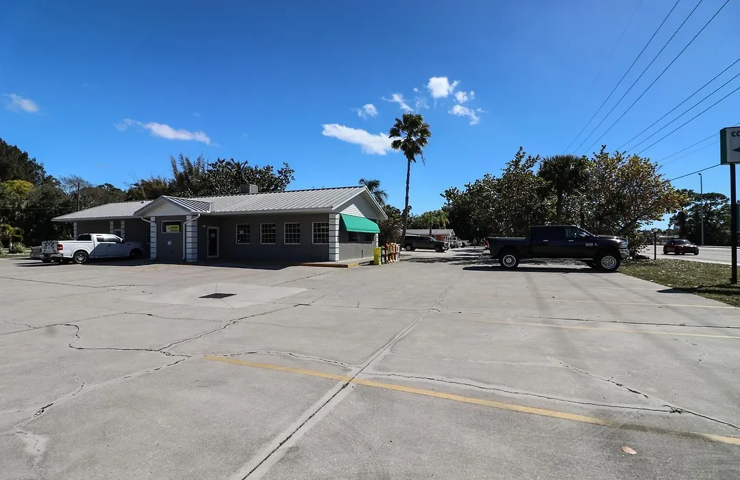 Grove City Motel-1