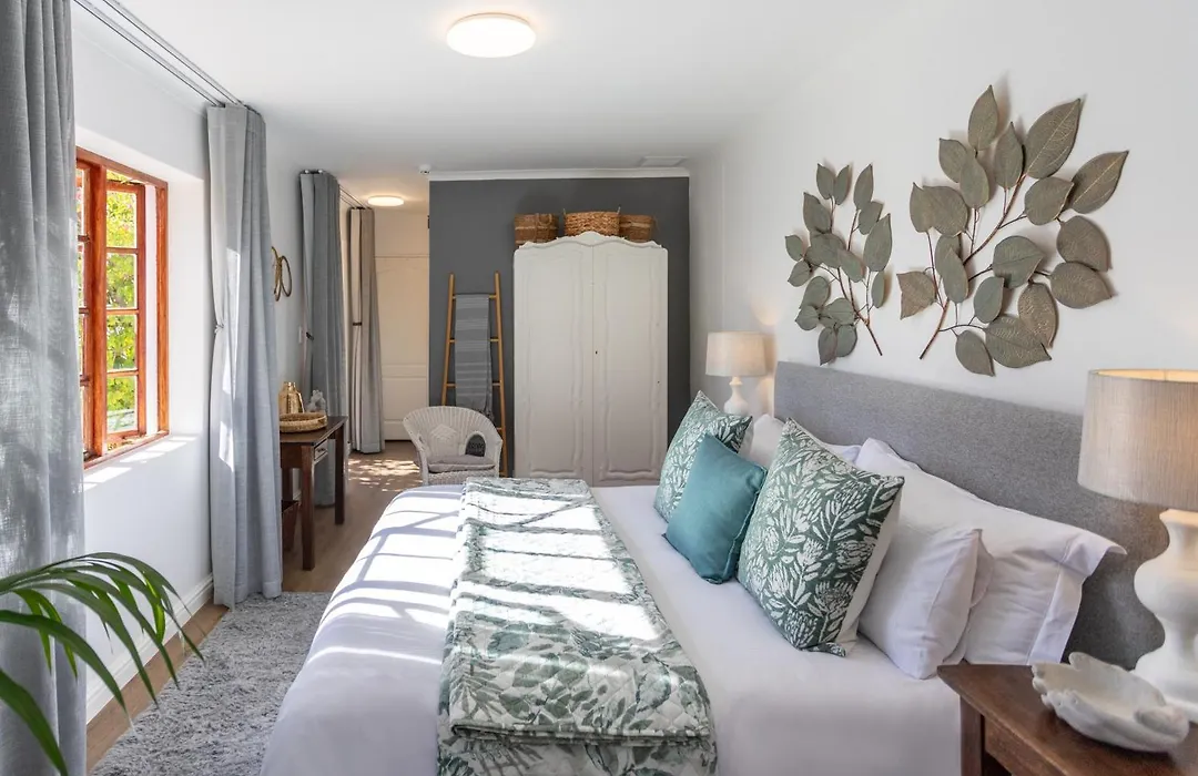 Acorn House-1