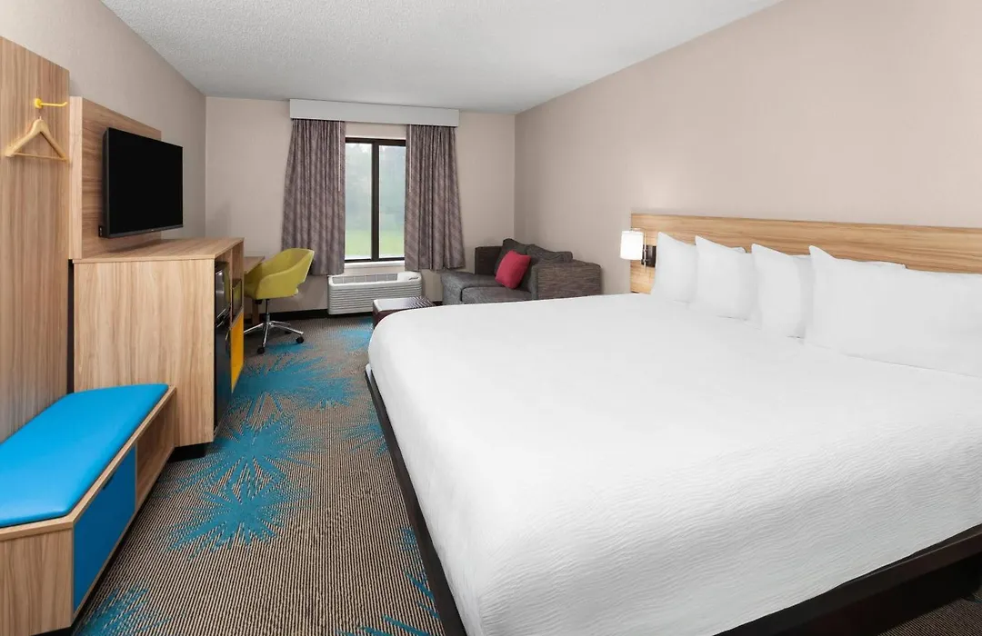 Days Inn By Wyndham Eagle River-1