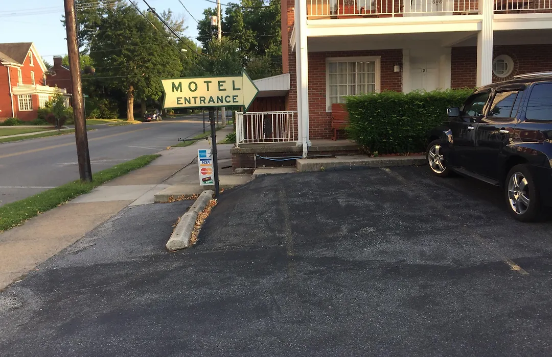 Motel Town House-1