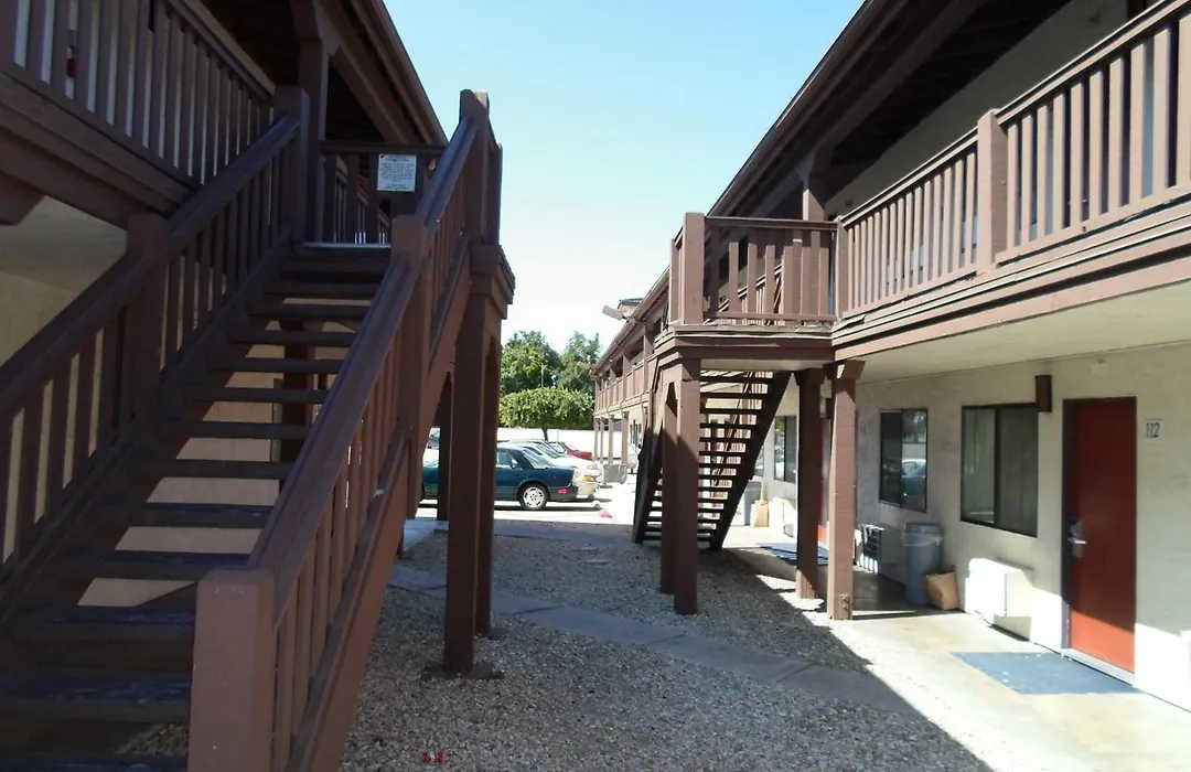 Ez 8 Motel Newark-1