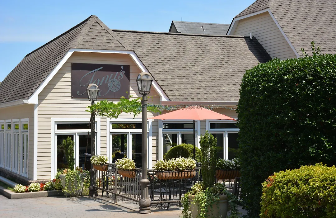 Bluff View Inn-1
