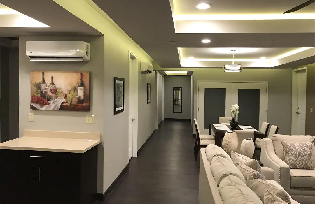 Days Inn & Suites By Wyndham Port Arthur-1