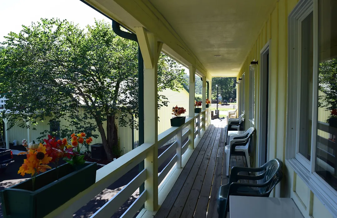 Green Valley Motor Lodge-1
