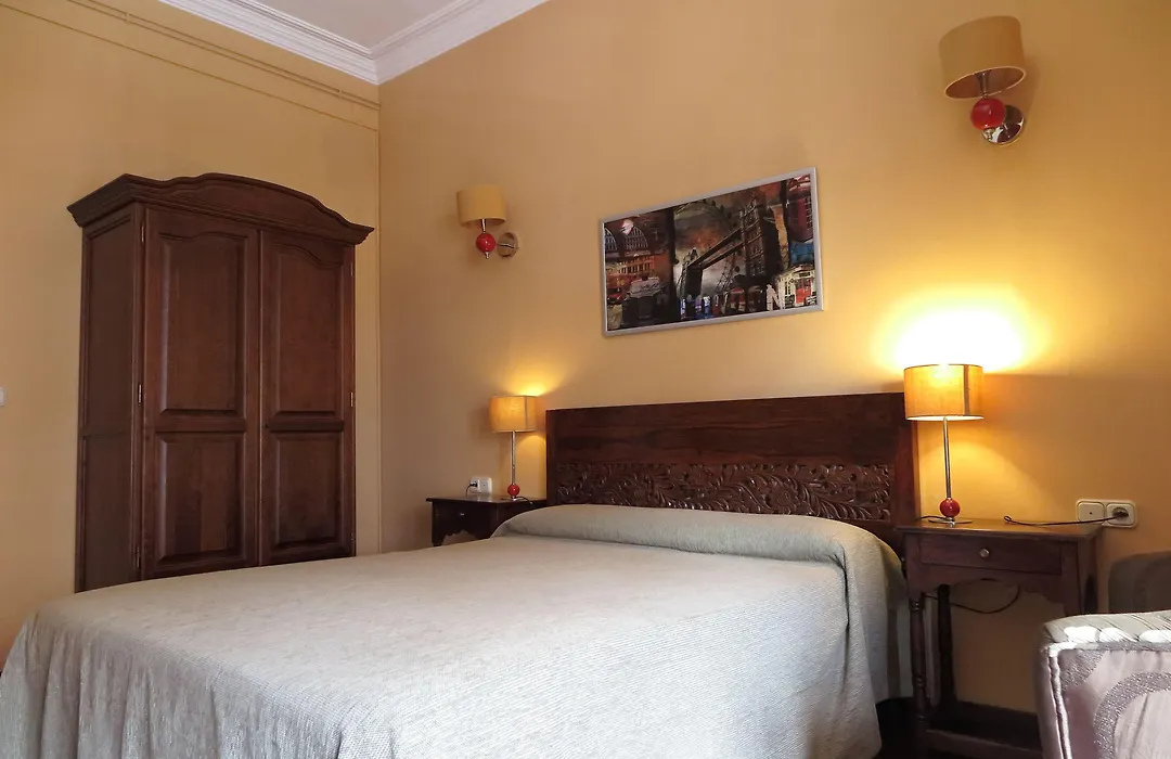 Hostal Esmeralda-1