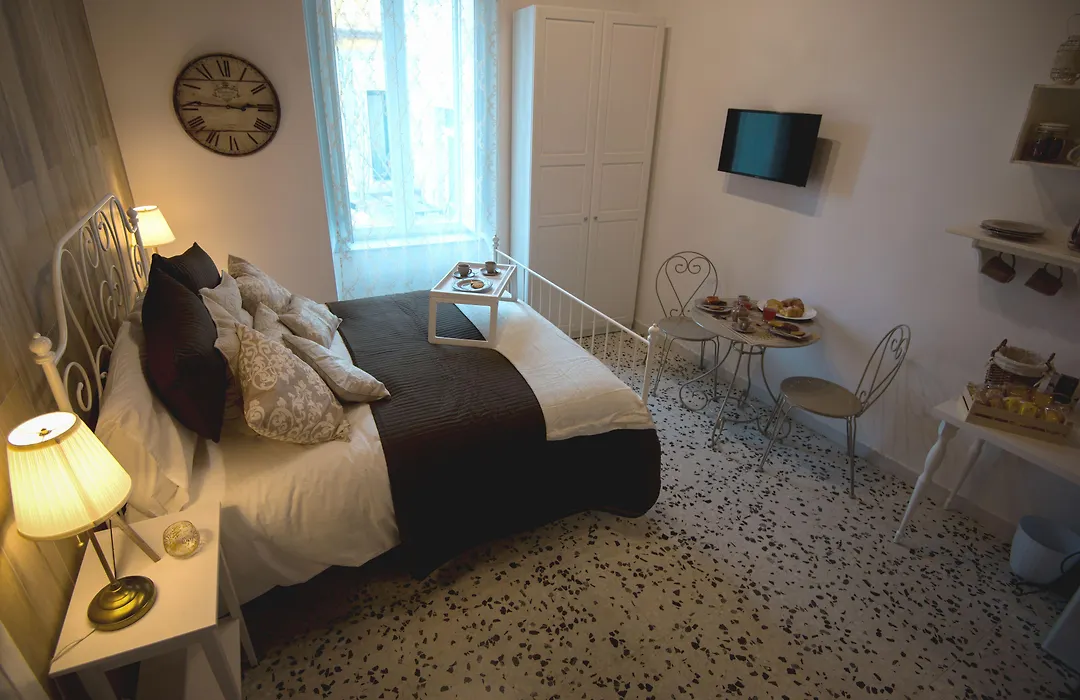 Elegant B&B - Il Vicolo storico-1