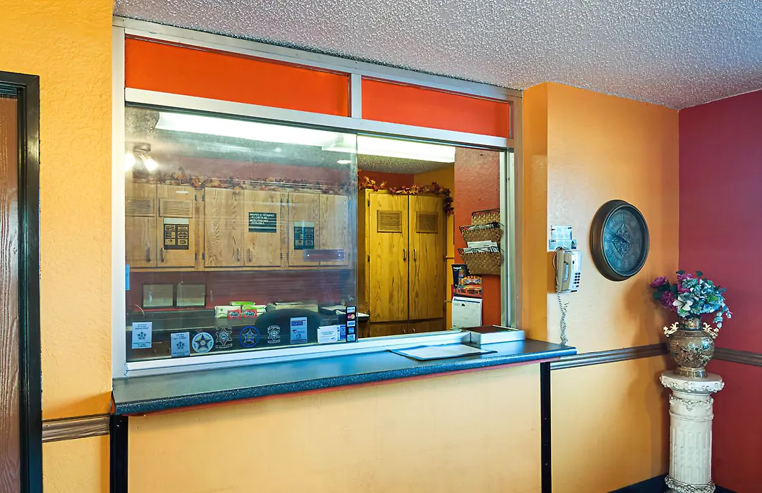 Super 8 By Wyndham Benton Harbor St Joseph-1