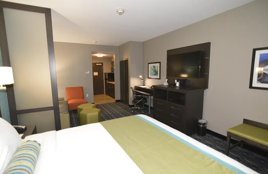 Best Western Plus Pasadena Inn & Suites-1