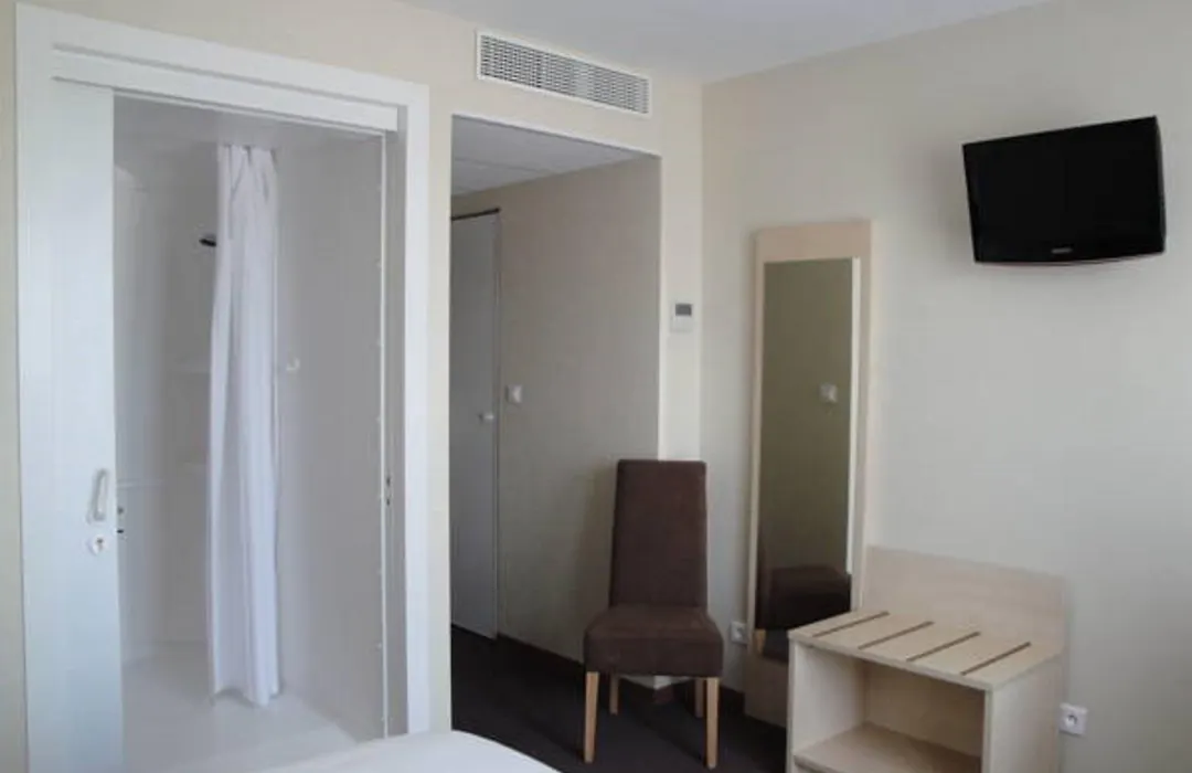Cit'Hotel Talencia-1