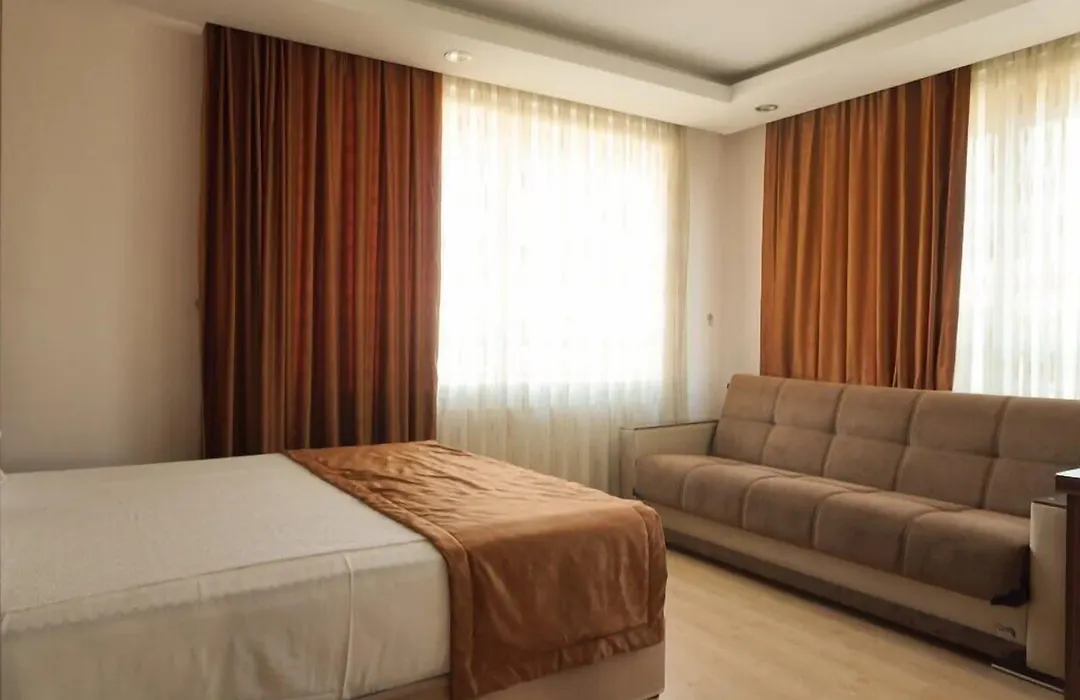 River Hotel-1