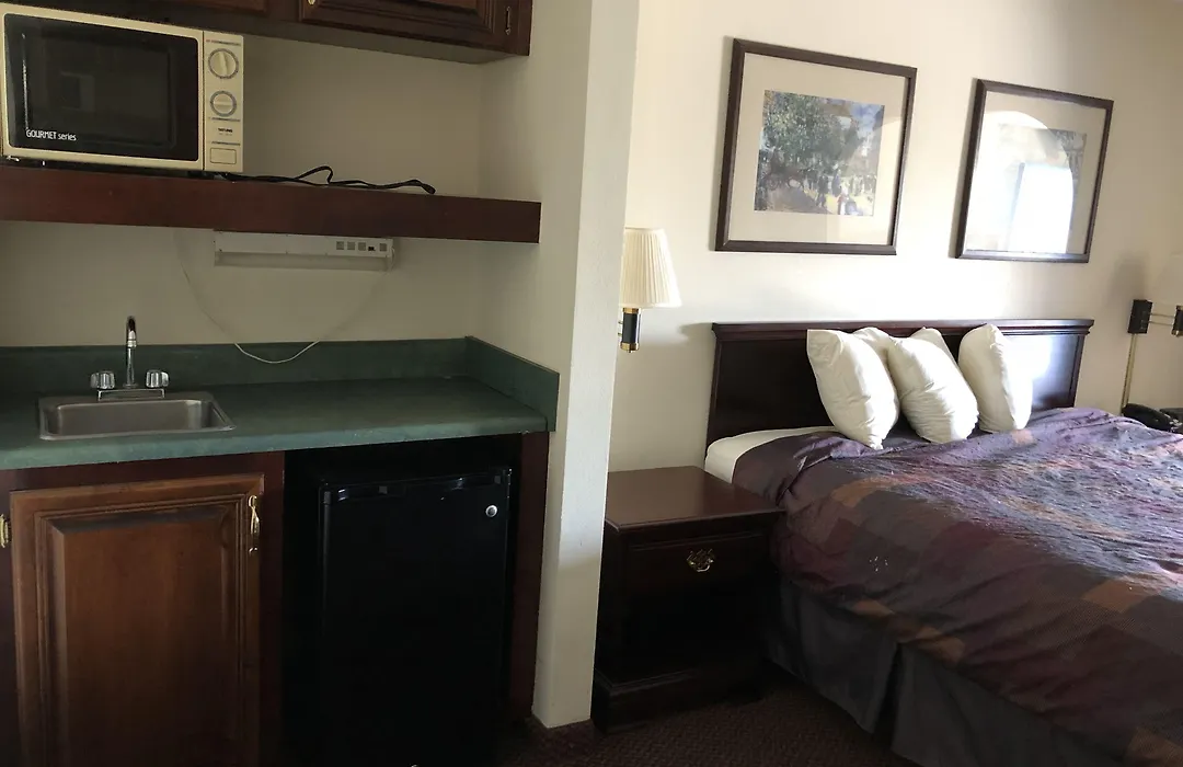 Gateway Inn-1