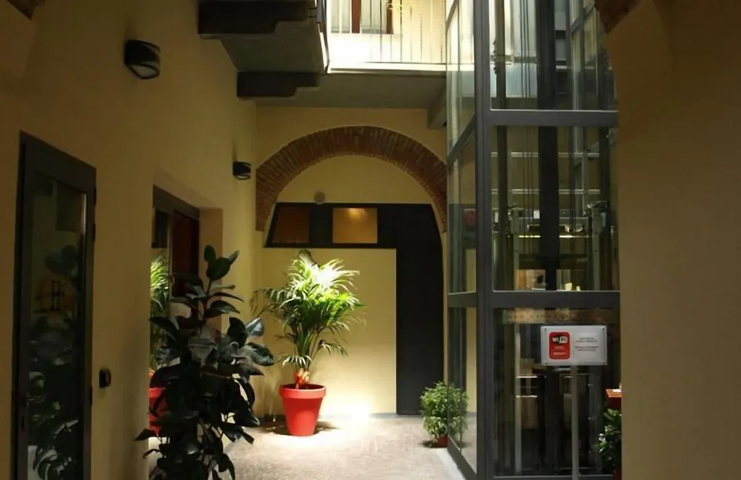 Hotel Karol-1
