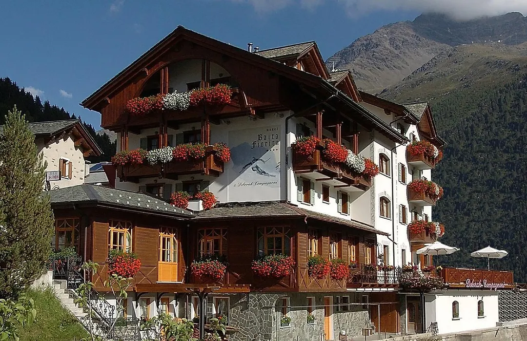 Hotel Baita Fiorita-1
