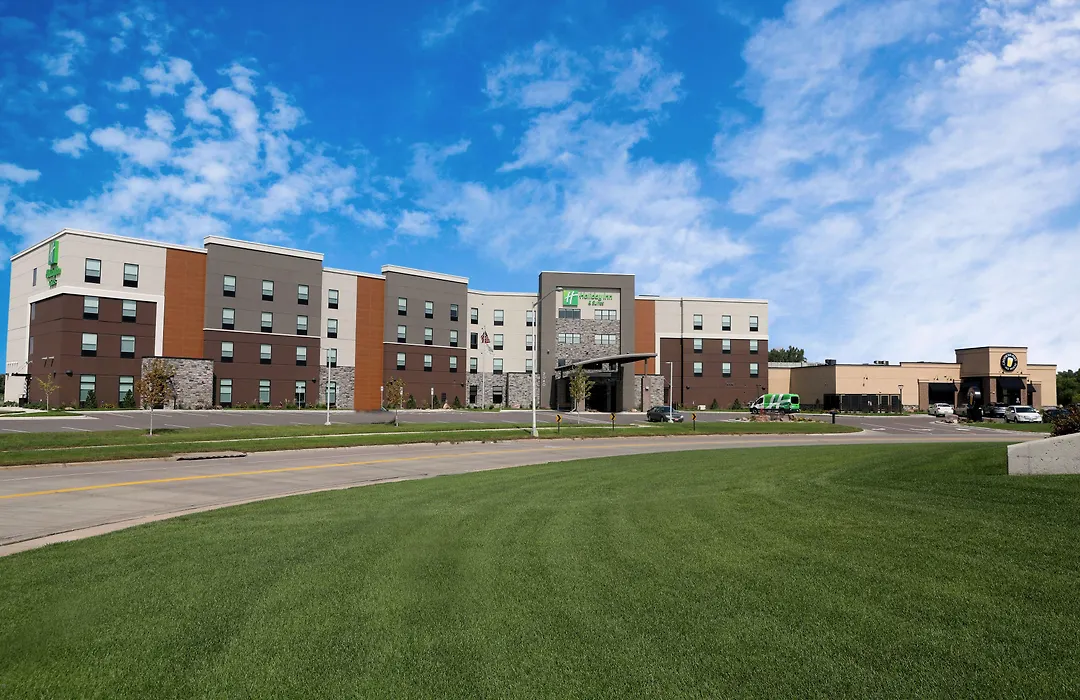 Holiday Inn & Suites Sioux Falls - Airport By Ihg-1