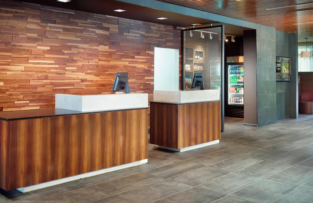 Courtyard By Marriott Lagrange-1