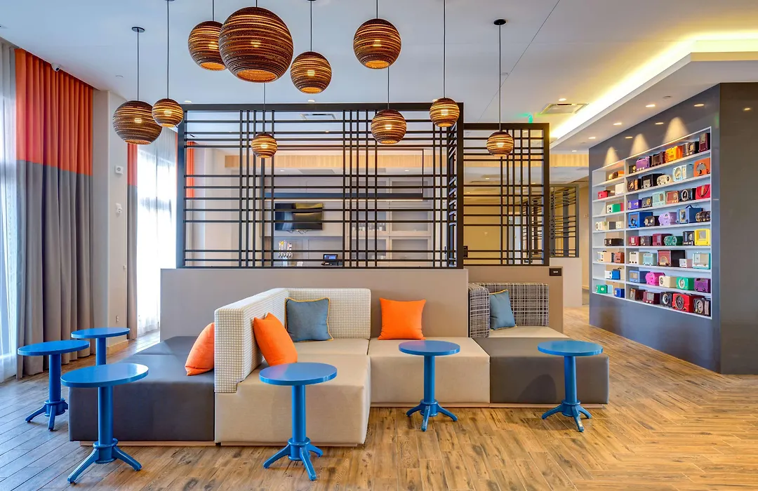 Hampton Inn & Suites Boston/Waltham-1