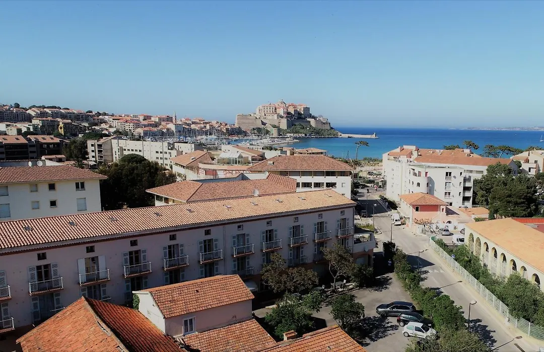Hôtel les Arbousiers-1