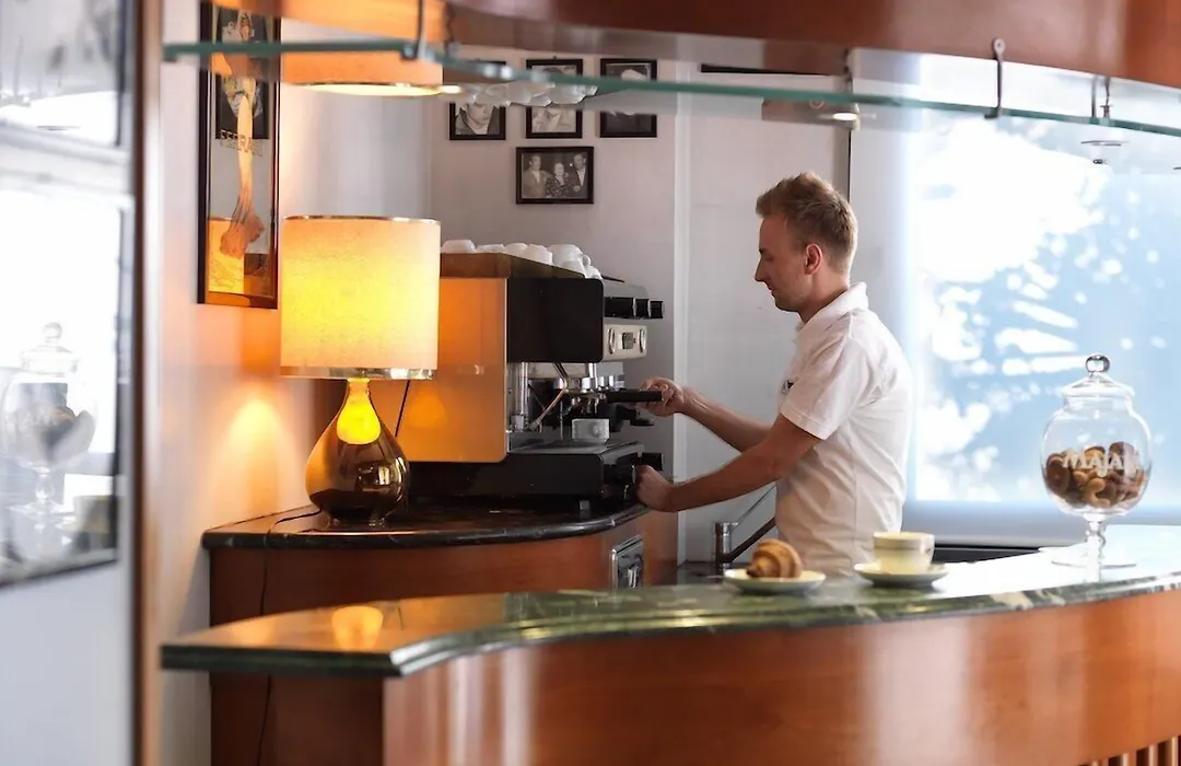 Hotel Intervallo-1