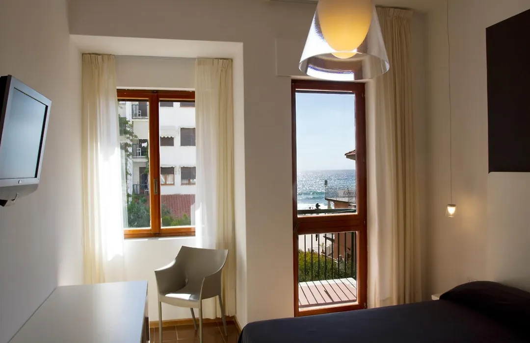 Hotel La Playa-1