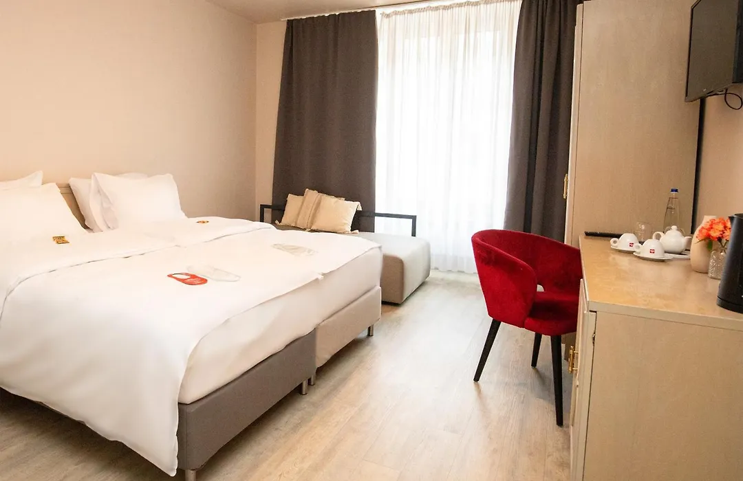 Hotel Deutsches Theater Landwehrstrasse-1