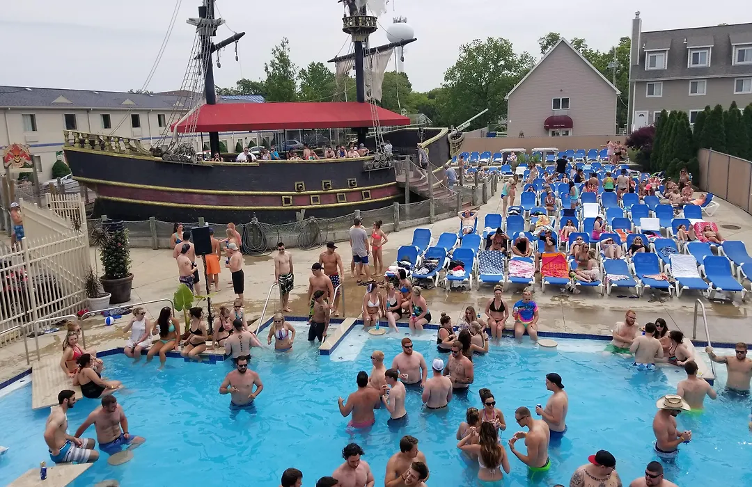 Grand Islander Hotel-1