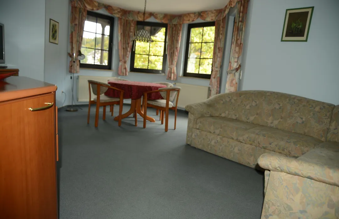 Hotel Leise Garni-1