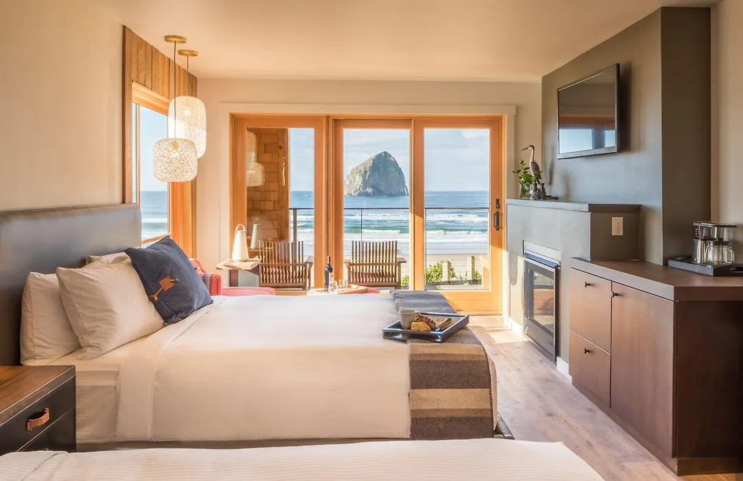 Headlands Coastal Lodge & Spa-1