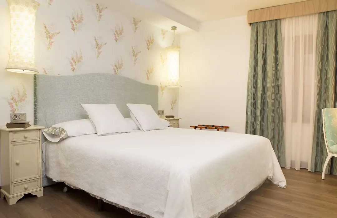 Hotel Hierbaluisa-1