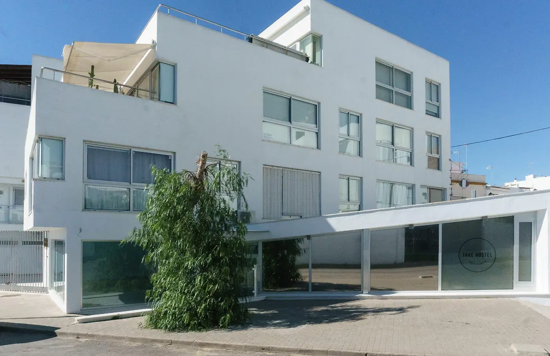 TAKE SURF Hostel Conil-1