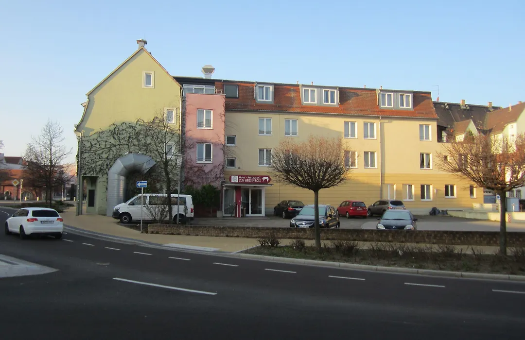 Hotel Zum Weissen Ross-1