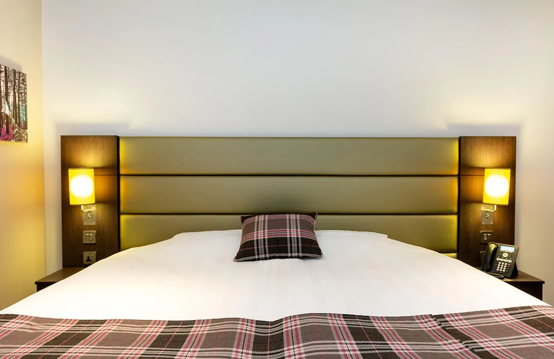 Premier Inn Dubai Al Jaddaf - An Emirates Group Company-1
