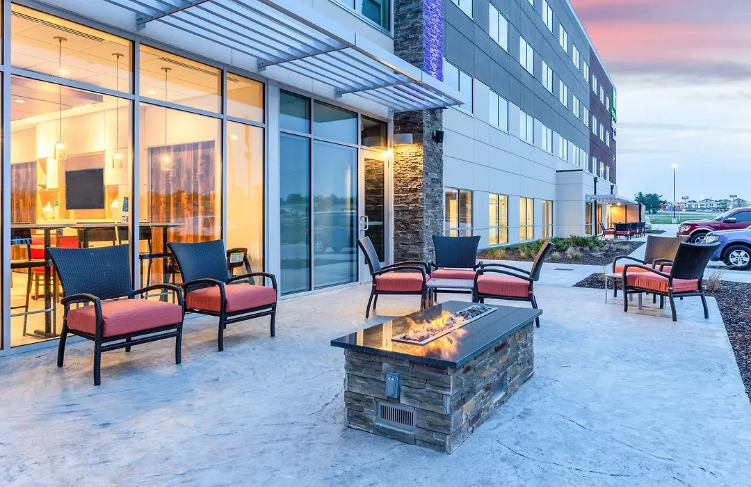 Holiday Inn Express & Suites - Springfield North By Ihg-1