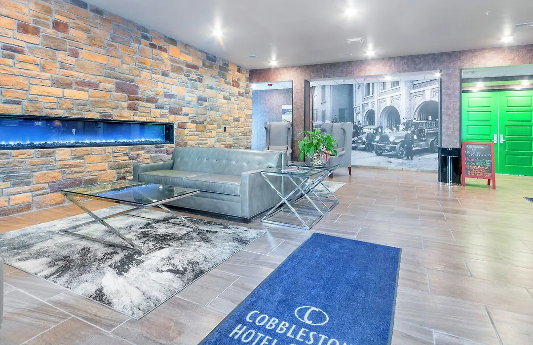Cobblestone Hotel & Suites - Janesville-1
