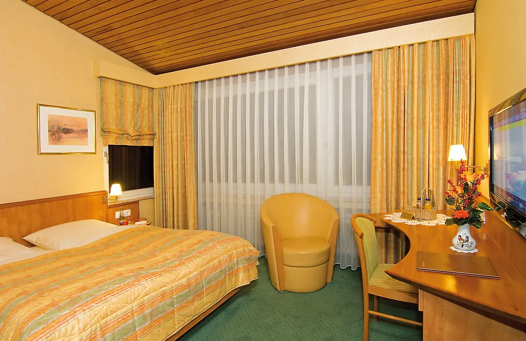 Burghotel-1