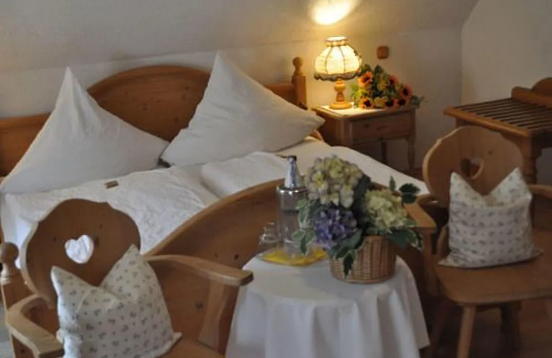 Hotel & Restaurant Bei Hoelzchen-1