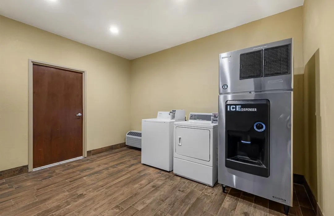 Best Western Plus Shamrock Inn & Suites-1