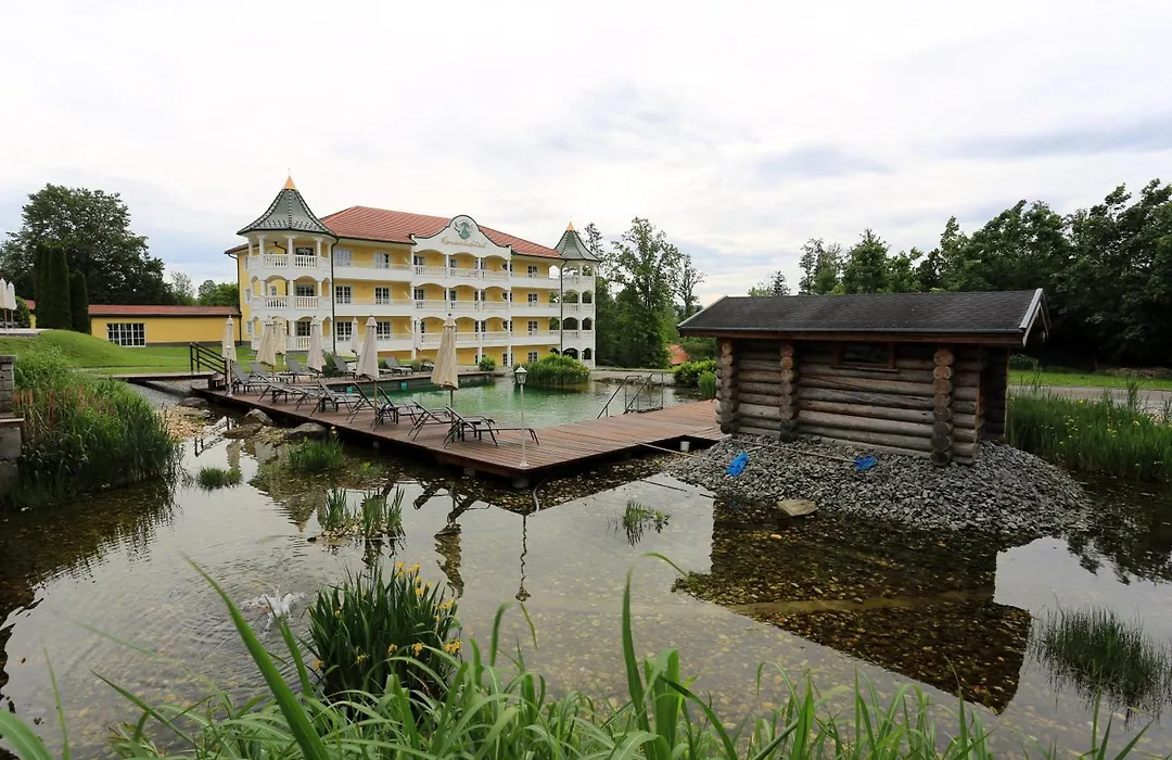 Wellnesshotel Parkschlössl zu Thyrnau-1