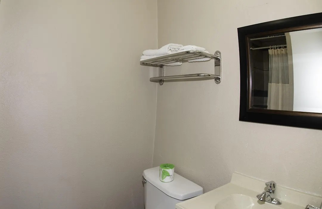 Budget Inn Snyder-1