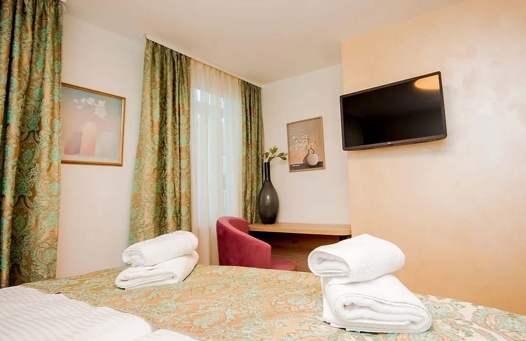 Hotel Tiffany-1