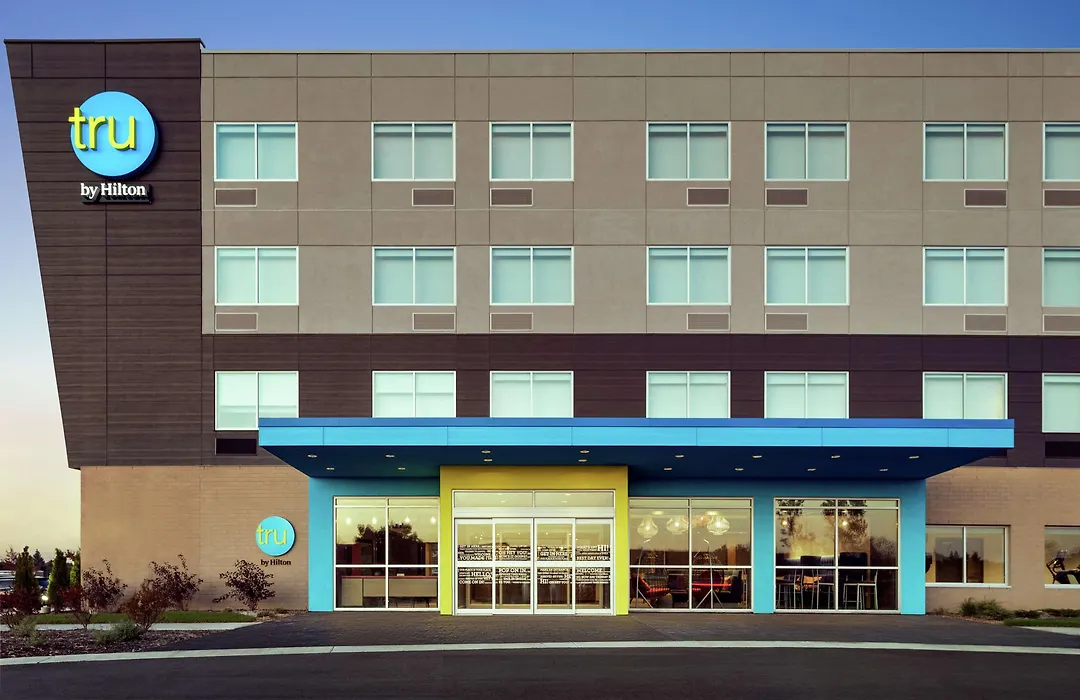 Tru By Hilton Milwaukee Brookfield-1