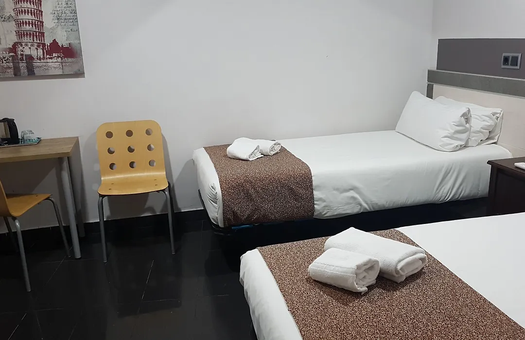 Hostal Levante Barcelona-1