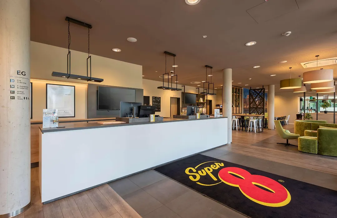 Super 8 By Wyndham Dresden-1