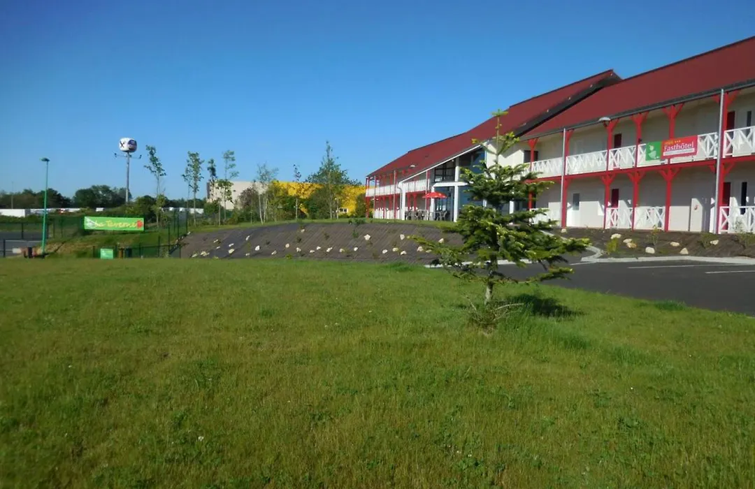 Fasthotel Montmarault-1