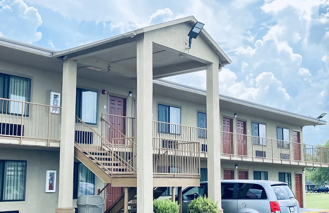 Executive Inn-1