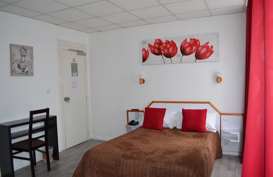 Hôtel de La Croix de Malte-1