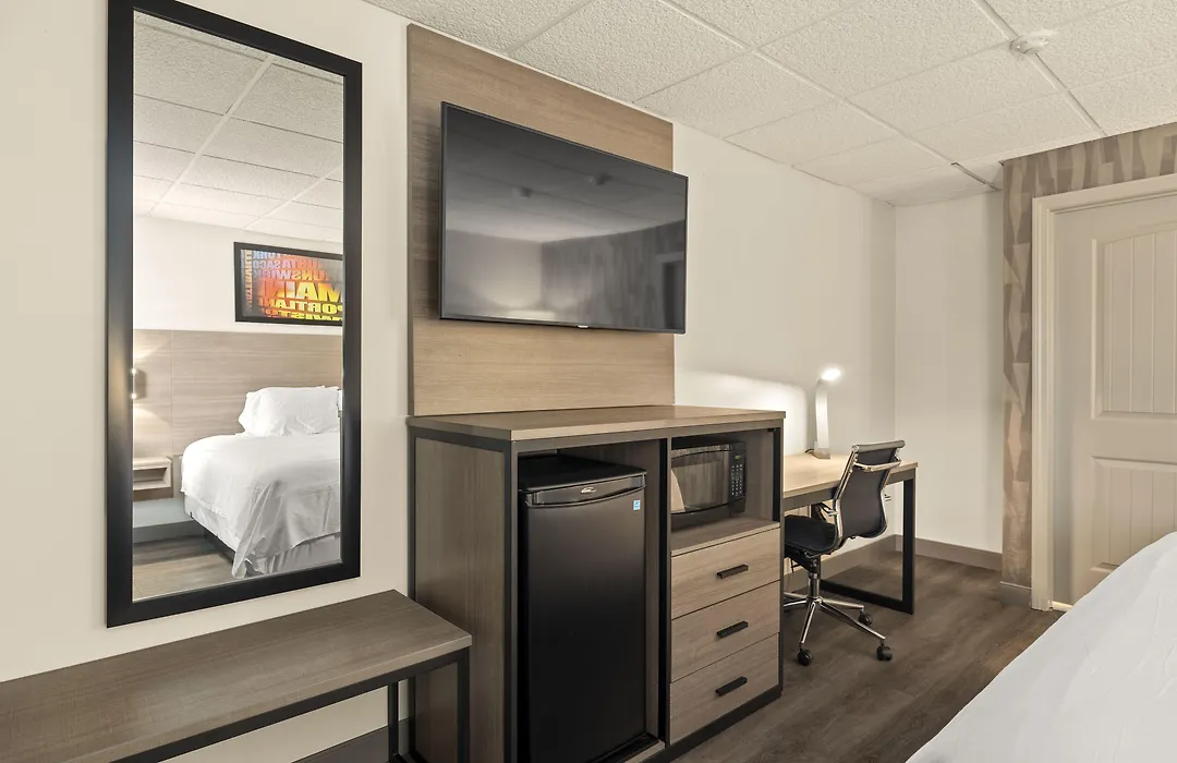 The Elmwood-1