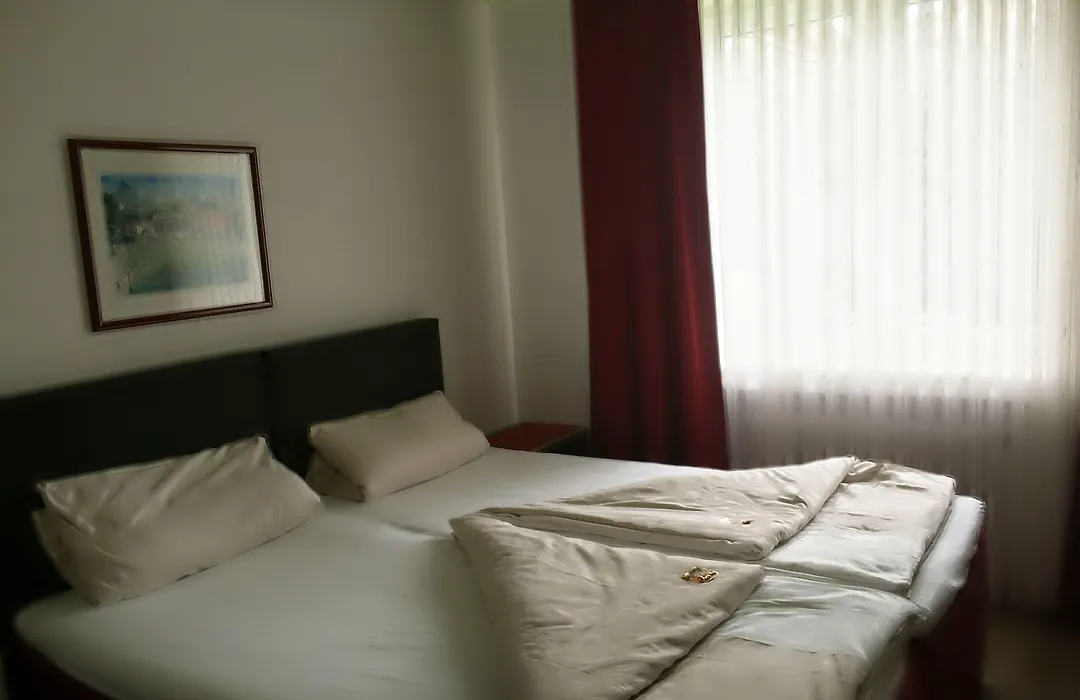 Central Hotel-1