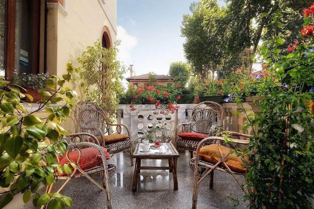 Casa Villa Gardenia Venice - Atika&Atif-1